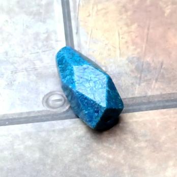 Бусина Коралл синий граненая капля 30-27х15-13+- мм