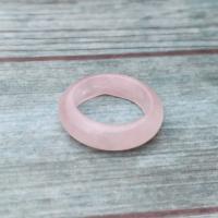Кольцо Розовый кварц гладкий 17 размер